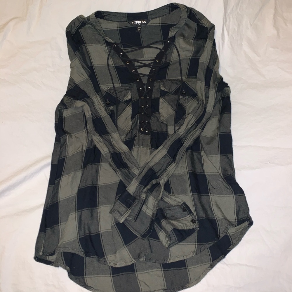 Plaid tied cuffed shirt
